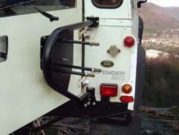 DA2232- držák rezervního kola Defender