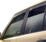 VUB000610 (DA6075)- okenní deflektory Range Rover III